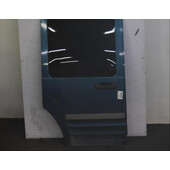 Puerta lateral Der.